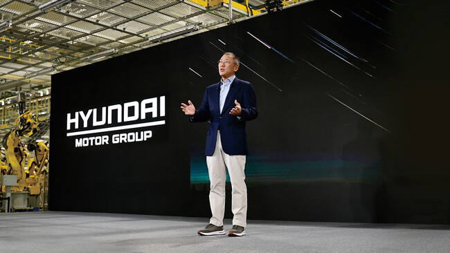 ヒョンデ モーター グループの鄭義宣会長および鄭家　Automotive News 創刊100周年記念アワードを受賞