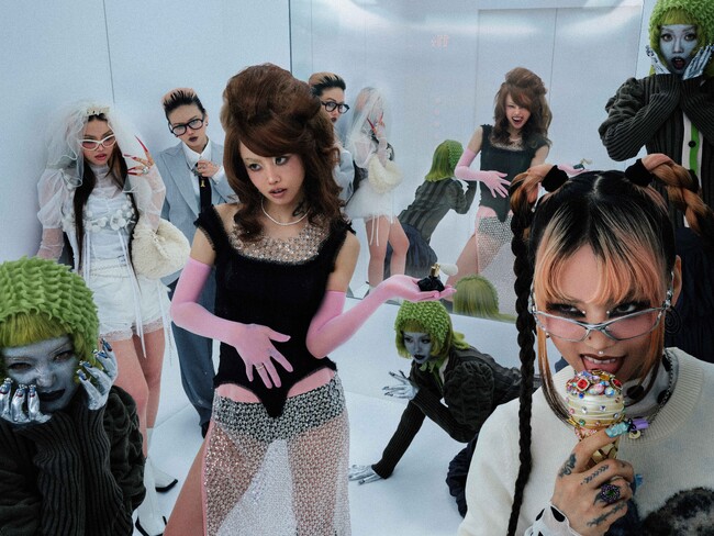 【阪急うめだ本店】2025AWのキーワードは“マキシマリスト”。最旬秋冬ファッションを提案するキャンペーンを8月27日(水)より開催