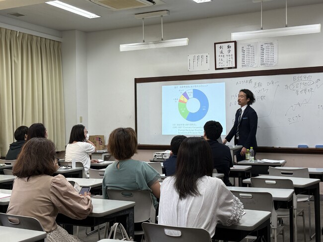 山口 貴大（ライオン兄さん）が東京・桜丘高校で保護者向け夏期講習で講演を実施