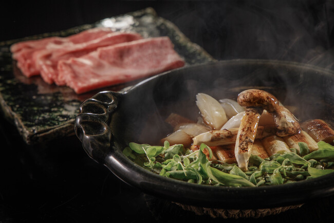 【星のや軽井沢】秋の味覚の王様「松茸」と宝石「シャインマスカット」など、秋の食彩を愉しむ「山の懐石」限定メニュー提供開始