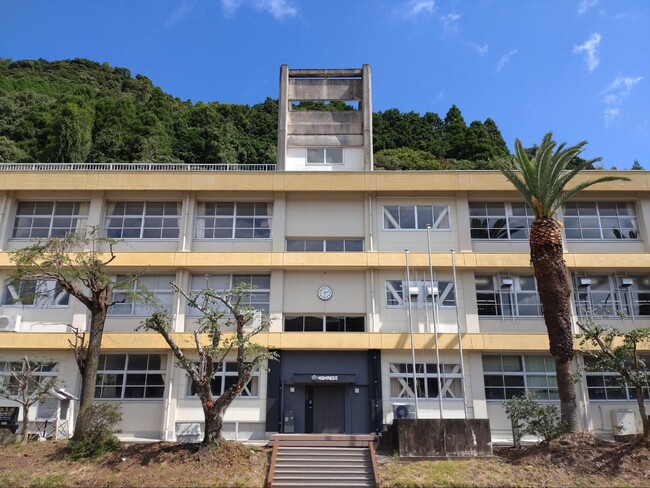 ハイレゾが廃校を活用したGPUデータセンター「玄海町データセンター」を開設。休眠資産の活用で地方創生に貢献。