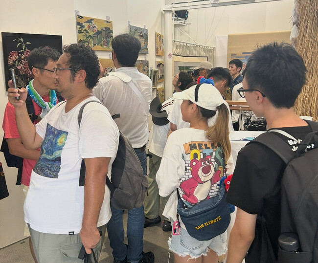 【大阪・関西万博2025に出展】京の伝統、西陣織がアートで万博へ　アメコミ風デザインの西陣織も披露