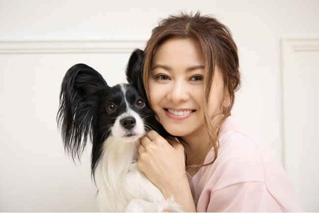 『ペットパラダイス』ブランドパートナー倉木麻衣さんによる秋の特別コラム「ベニート君との暮らしの中で」を特集ページで公開