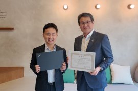 左：認定NPO法人CLACK　理事長 平井 大輝様、右：日本情報通信株式会社　代表取締役社長執行役員 桜井 伝治