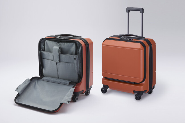 立てたまま開閉できる、フロントポケット搭載スーツケース「ポケットライナー2」に、出張に便利な横型キャビンサイズ登場