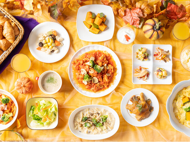 【家族みんなで楽しむ！ 秋の彩りを感じるほっこりビュッフェ】秋の味覚のさんま・さつまいも・かぼちゃなど、旬の食材を満喫できる計11種のメニューがコンフォートスイーツ東京ベイの朝食ビュッフェに登場