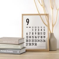 透明素材を活かした「文字だけが浮かぶカレンダー」9/1発売　再生材100％使用　環境に配慮したもの選びを日常に