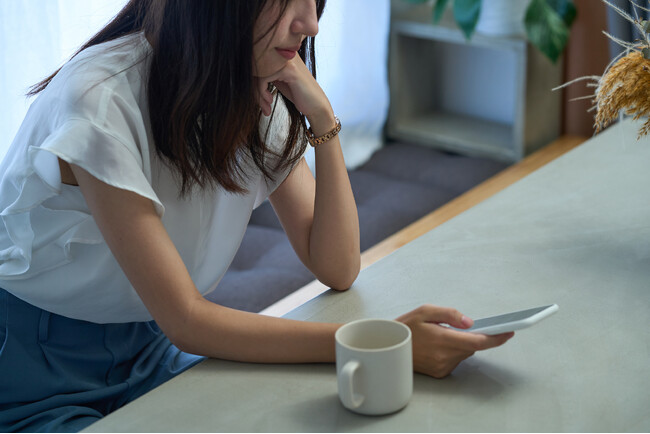 オールアバウト、FCNTが生活者1000人調査、“ヒヤリ体験”から見えた「“スマホの災難”白書2025」を発表