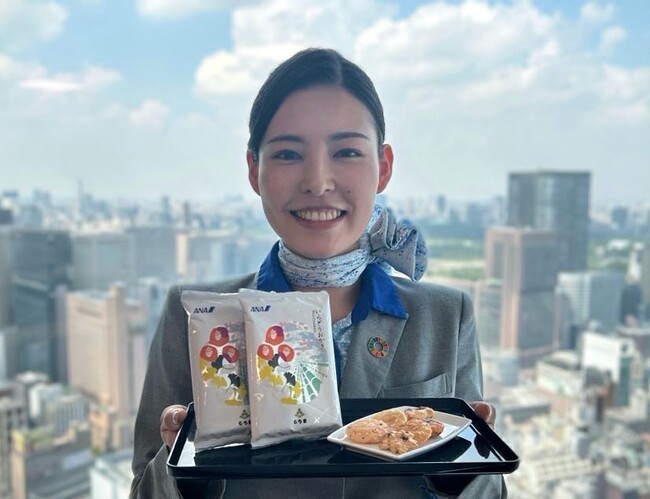 ANA×米菓の老舗「もち吉」 コラボレーションおかきを機内で提供開始！ 日本の米菓のおいしさを世界へ！四季をイメージしたANAオリジナルデザインの「いろどりおかき」を機内でお楽しみください。