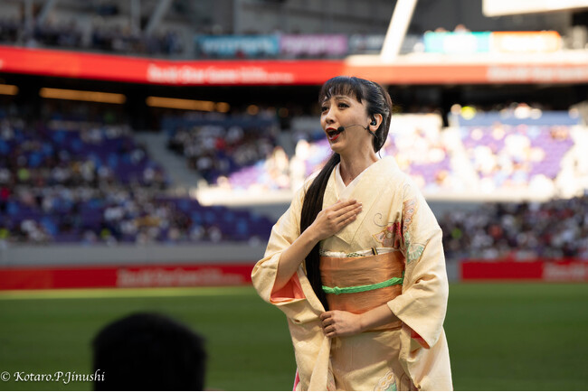 イマーシブオペラ ハーフタイムショーを彩る1.5万人魅了