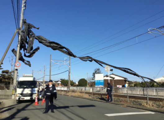 強風時の飛来物防止にご協力ください