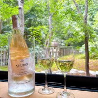 心ほどける日本庭園1組限定の貸切宿「ＳＨＥＬＴＥＲ．道志」地域とつながるウェルカムワイン10月限定プレゼント企画開催！