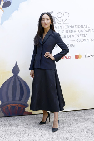 【Dior】ディオールを纏うセレブリティ：グレタ・リー @第82回ヴェネツィア国際映画祭