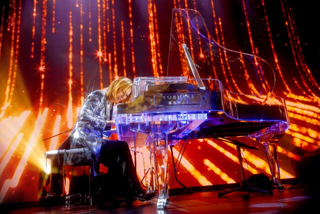 YOSHIKI、3度目の首の手術を乗り越え　“世界一豪華なディナーショー”全10公演を完走　右手を負傷しながらもステージに立ち続け、PATAサプライズ出演で歴史的一夜に
