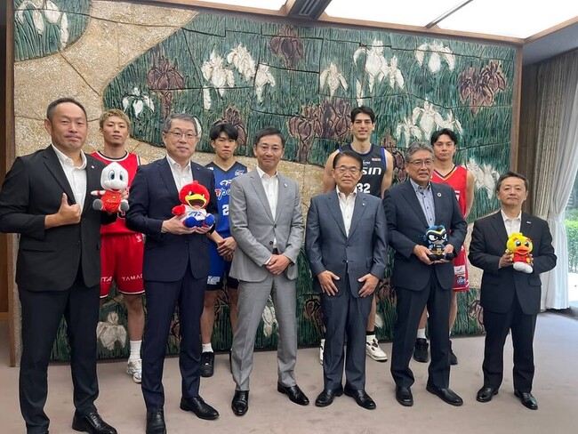 愛知県4クラブ合同で大村秀章愛知県知事を表敬訪問