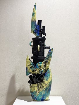 二科展に入選した 誠恵高校3年 門倉菜々香さんの作品「鰭イ針(ひれいしん)」