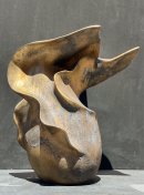 二科展に入選した 誠恵高校3年 吉住優月さんの作品「Drape(ドレープ)」