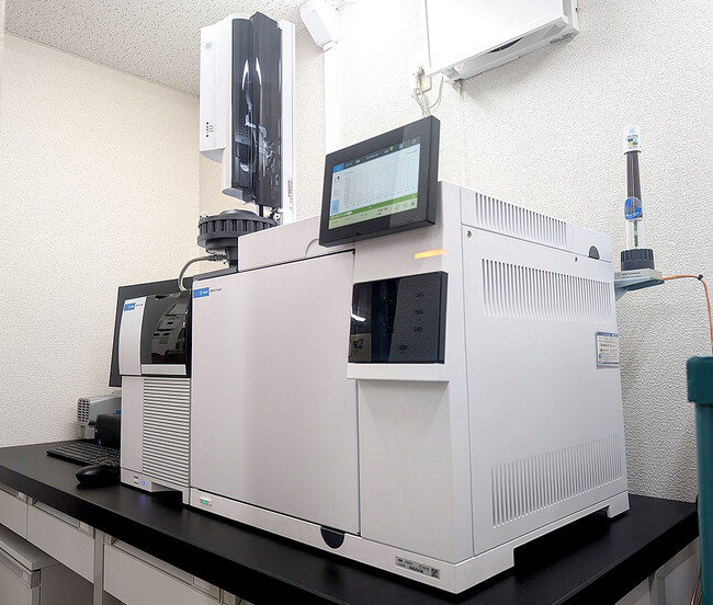プロモツール、香りの分析力を革新する「ガスクロマトグラフ質量分析計」を導入