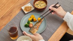 “お箸博士”丁子 雄希先生と共同開発した「エジソンのお箸ラストステップ 大人用」を9月中旬に発売！正しく美しい持ち方が身に付きやすいお箸