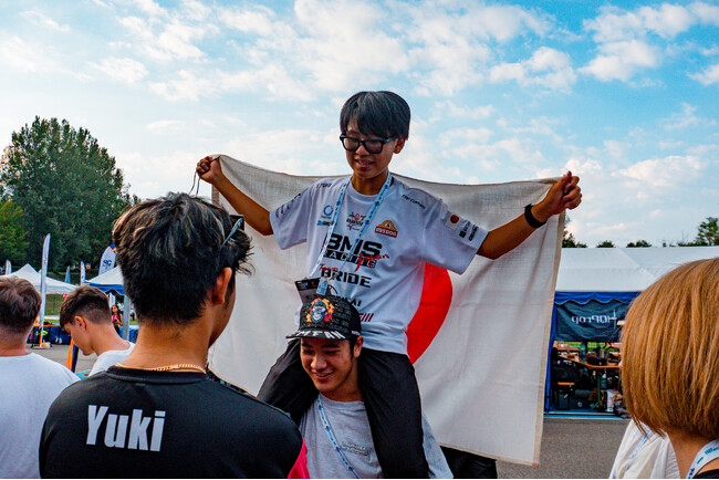 FPVドローンレーサー・山本悠貴選手がイタリア世界大会で大健闘！予選総合3位通過、ジュニア部門4位入賞！！