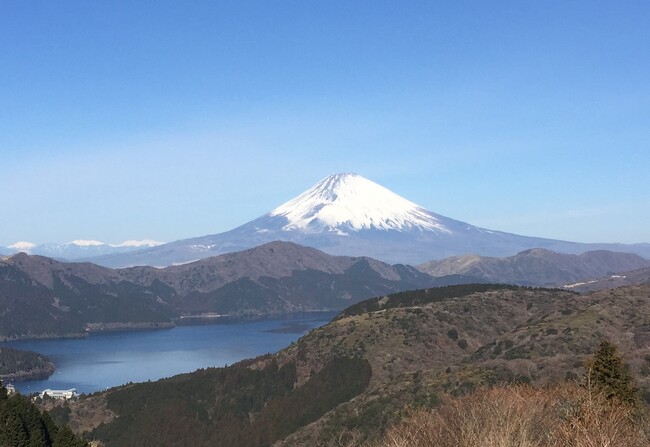 富士山の眺望が“ふたりのバージンロード”に。アネスト岩田ターンパイク箱根で結婚式を開催