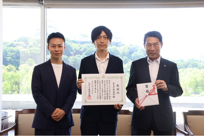 健康で元気に暮らせる地域の健康づくりに貢献するため、エレコムが和歌山市へ血圧計を寄贈