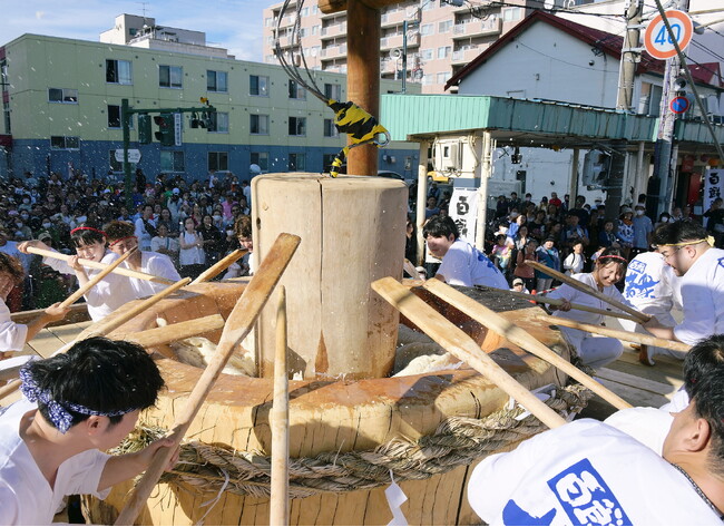 [第43回いわみざわ百餅祭り］健康長寿を祈願し、秋の実りを食べて楽しむ！人気のお汁粉無料配布も！9月13日(土)、14日(日)開催