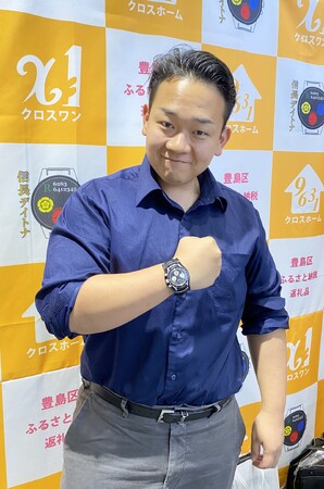株式会社ウィンテート・代表取締役 松本将慶氏、歴史的価値を持つ「信長デイトナ」を装着体験