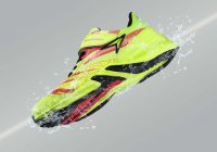 子どものための靴「瞬足」から雨の日も快適、滑りに配慮した靴底の防水モデルが登場　防滑性が求められるプロ向け厨房シューズを参考にした靴底を採用