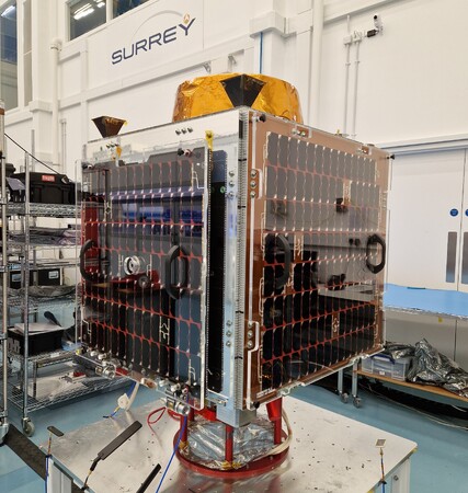 地球観測衛星コンステレーションの構築で英国SSTL社と協力