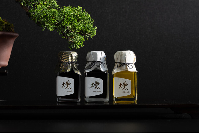「記憶に残る香りの一滴」- 燻製調味料ブランド『燻-kun. 』、9月9日「燻製の日」に誕生