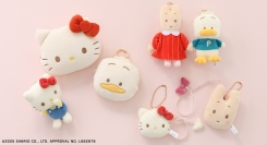 サンリオキャラクターとブルーブルーエがコラボ！　もちもち感が魅力♪　ハローキティ、マロンクリーム、ペックルのポーチやチャームをブルーブルーエで9/10～発売開始