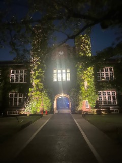 平日講義は夜間中心 平日講義は夜間中心