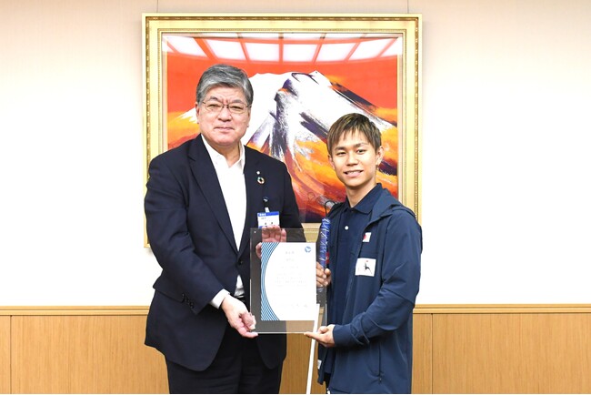 祝!2025ワールドカップ2大会制覇!パラクライミングの濱ノ上文哉選手が板橋区長を表敬訪問!