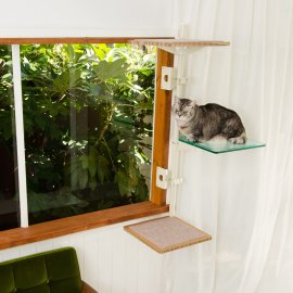 窓枠取付型キャットタワー「ねこゴロン」
