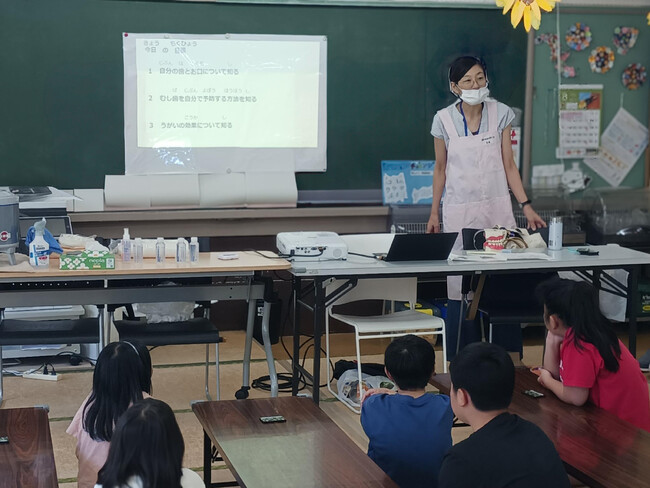 明日葉と神奈川県、放課後児童クラブでのむし歯予防「集団フッ化物うがい」の事業を開始
