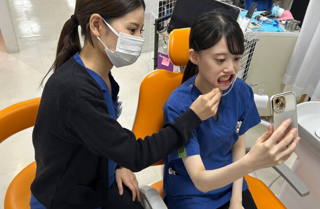 通院回数を減らし、子どもから大人まで安心の矯正治療を──「インビザライン バーチャルケア」がインビザライン・ファーストにも対応になりました