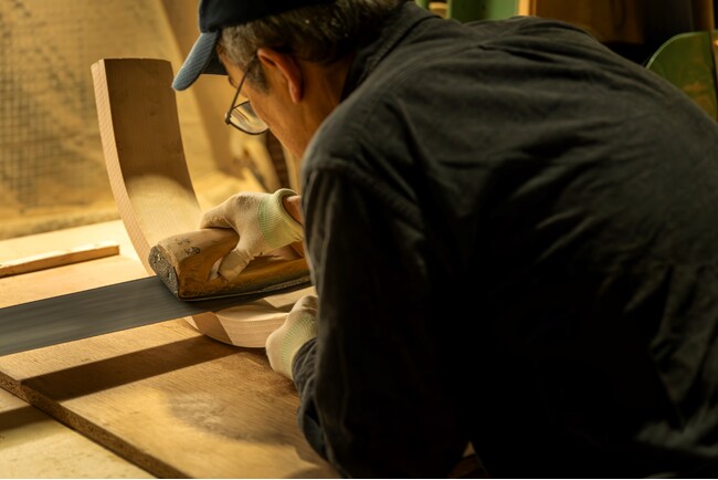 【界 奥飛騨】729通りの組み合わせからオリジナルのスツール製作体験ができる手業のひととき「匠の心と技にふれる、ひとつだけの家具づくり」開催