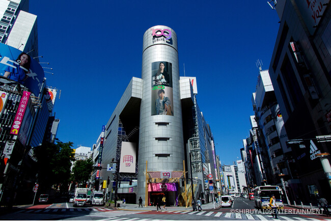 ジャックス、TVCM「未来を、買ったんだ。」シリーズのメッセージを若者が集まるトレンドの発信地・渋谷で大規模に展開