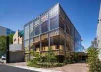 自然と香りが調和するAEAJグリーンテラス、電力を再生可能エネルギーに全面切り替え