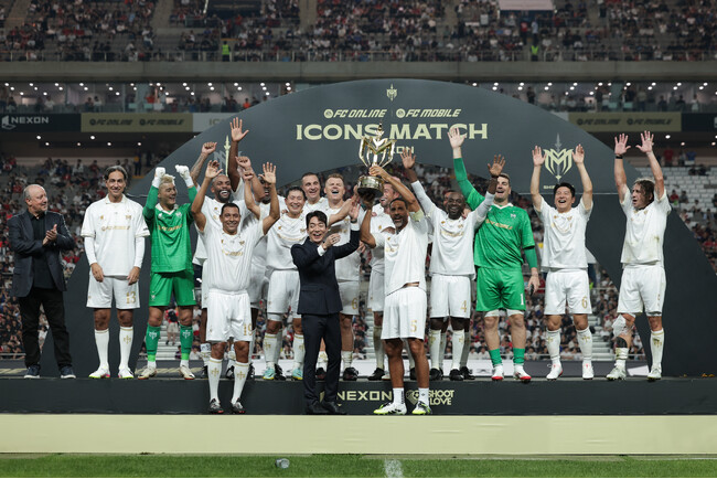 ネクソン主催のサッカーイベント「ICONS MATCH」でベニテス監督、カシージャス、プジョル、リオ・ファーディナンド擁する「SHIELD UNITED」が2年連続勝利