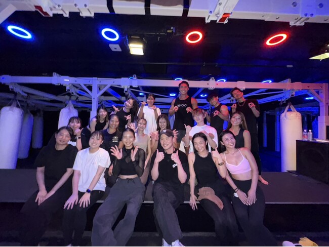 暗闇ボクシングが福利厚生！ワールドフィット、b-monster新宿スタジオにて社員参加型の特別プログラムを開催