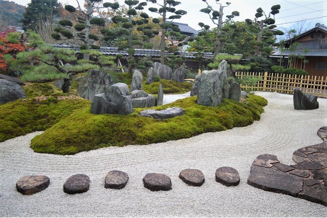 歴史的名園と邸宅を巡る癒しの旅:菰野町の魅力体験