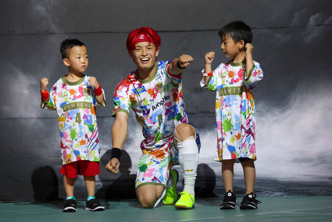 子ども靴の「IFME（イフミー）」がジュニア世代に向けて大人気フットサルチーム＆YouTuber “あしざるFC”との協業を開始！