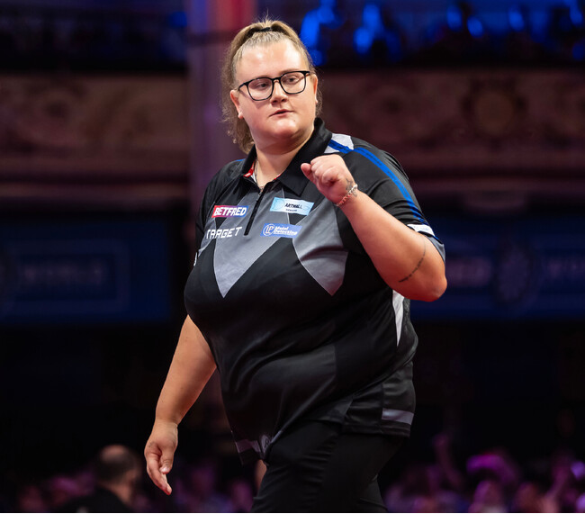 21歳 ダーツの世界女王 ボウ・グリーブス選手が来日