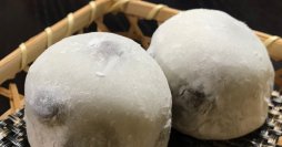 赤えんどう豆たっぷりの贅沢仕立て。“至高のあんこ”が主役の「豆大福」を『あんこのやまか』店舗とECサイトで販売