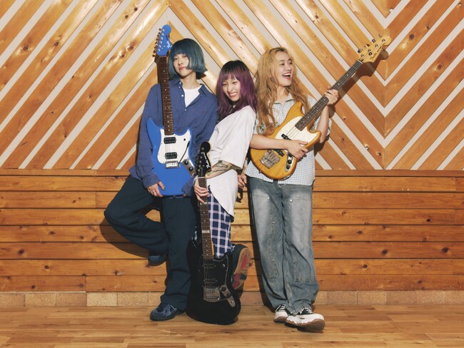 次世代ポップロックシーンを牽引するChilli Beans. 初のFender(R)︎シグネイチャーモデル3機種&アクセサリー2025年10月11日（土）発売