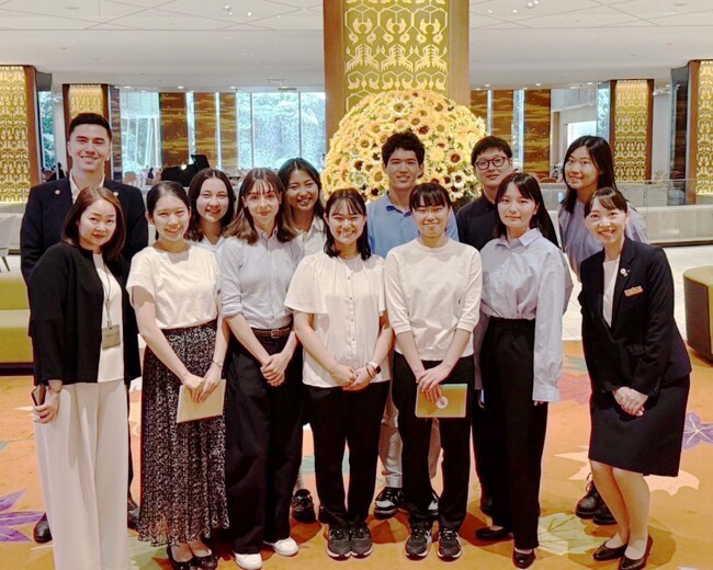 第77回日米学生会議「コミュニケーション分科会」が株式会社ロイヤルホテルを訪問