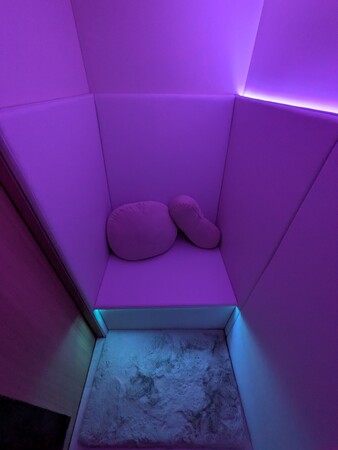 大阪・関西万博で“障がい・感覚過敏のある方にやさしいBOX型センサリールーム”を展示7日間で5,727名が体験！