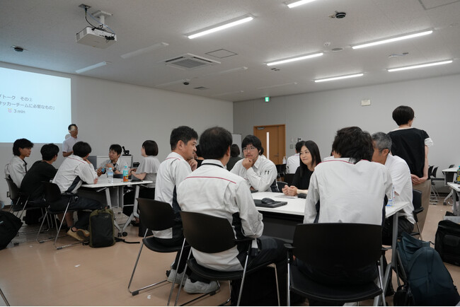 前川製作所、キャリア採用社員向けに研修を実施